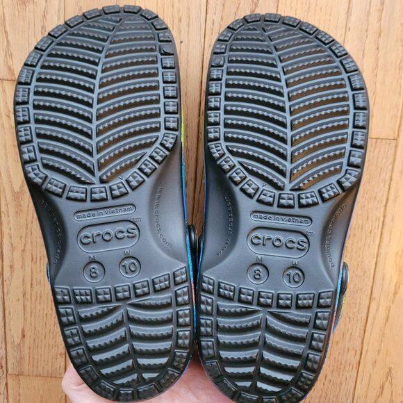 CROCS Black/Multi Spray Dye Unisex-Adult Classic Tie Dye Clogs Clog M8/W10 - Picture 7 of 7